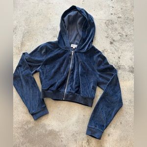 Danielle Guizio navy velvet cropped hoodie